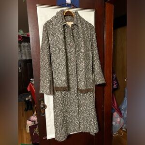 Vintage Aquascutum pure virgin wool woman coat with matching scarf & belt, Sz 10